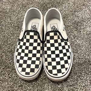 Checkered Vans size 6. Excellent condition.
